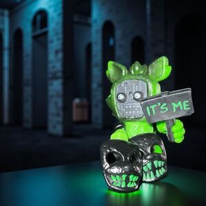 NWOT Five Nights at Freddy’s Phantom Foxy Snap Action Figure B15